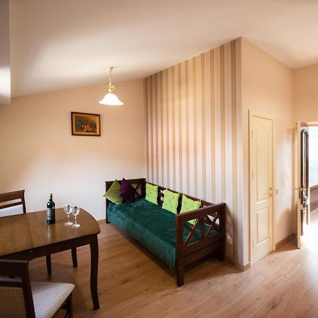 לבוב Apart Yaroslava Osmomysla 9 Square - City Center מראה חיצוני תמונה