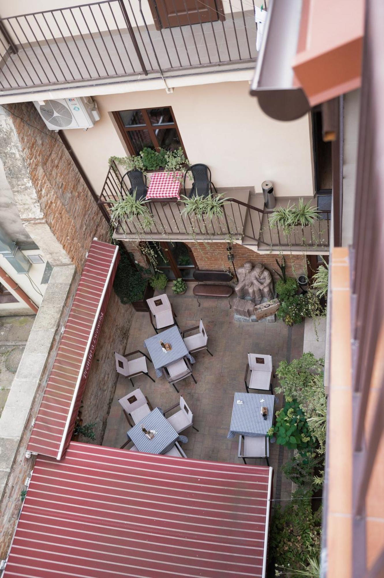 לבוב Apart Yaroslava Osmomysla 9 Square - City Center מראה חיצוני תמונה