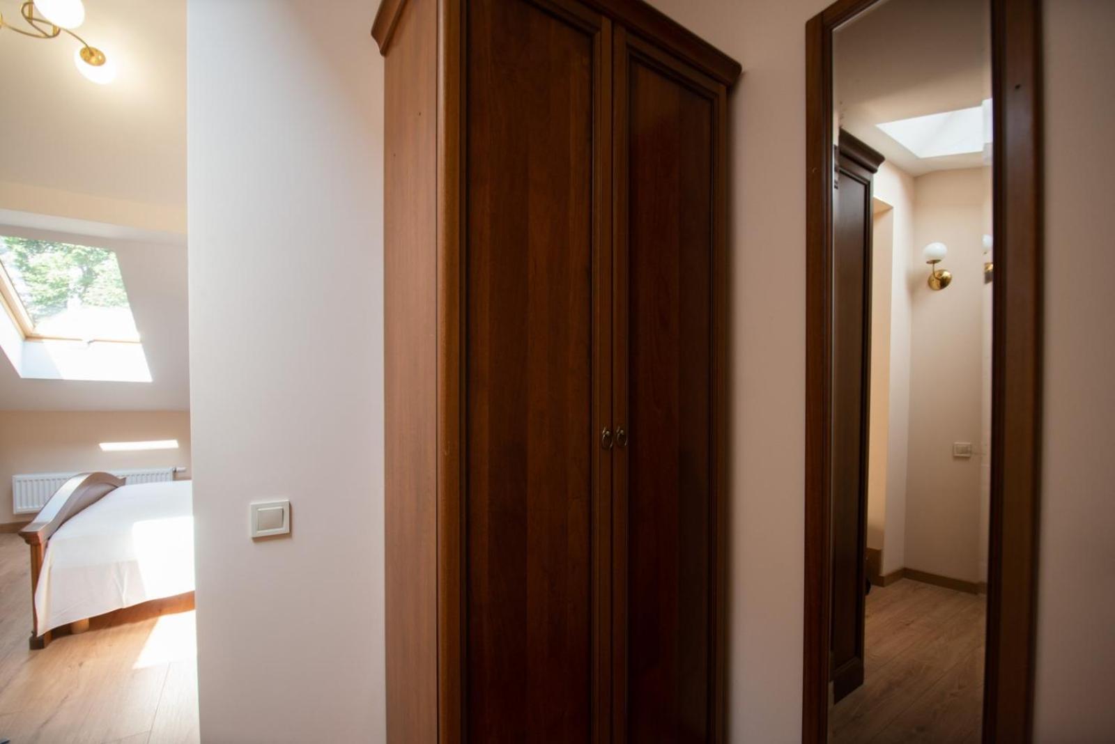 לבוב Apart Yaroslava Osmomysla 9 Square - City Center חדר תמונה